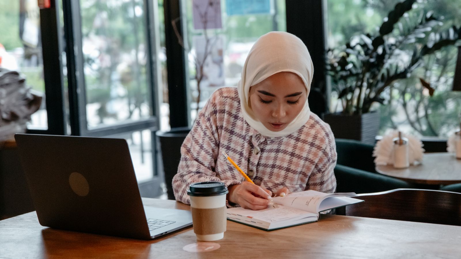 Lộ trình luyện thi IELTS cơ bản Lộ trình luyện thi IELTS cơ bản